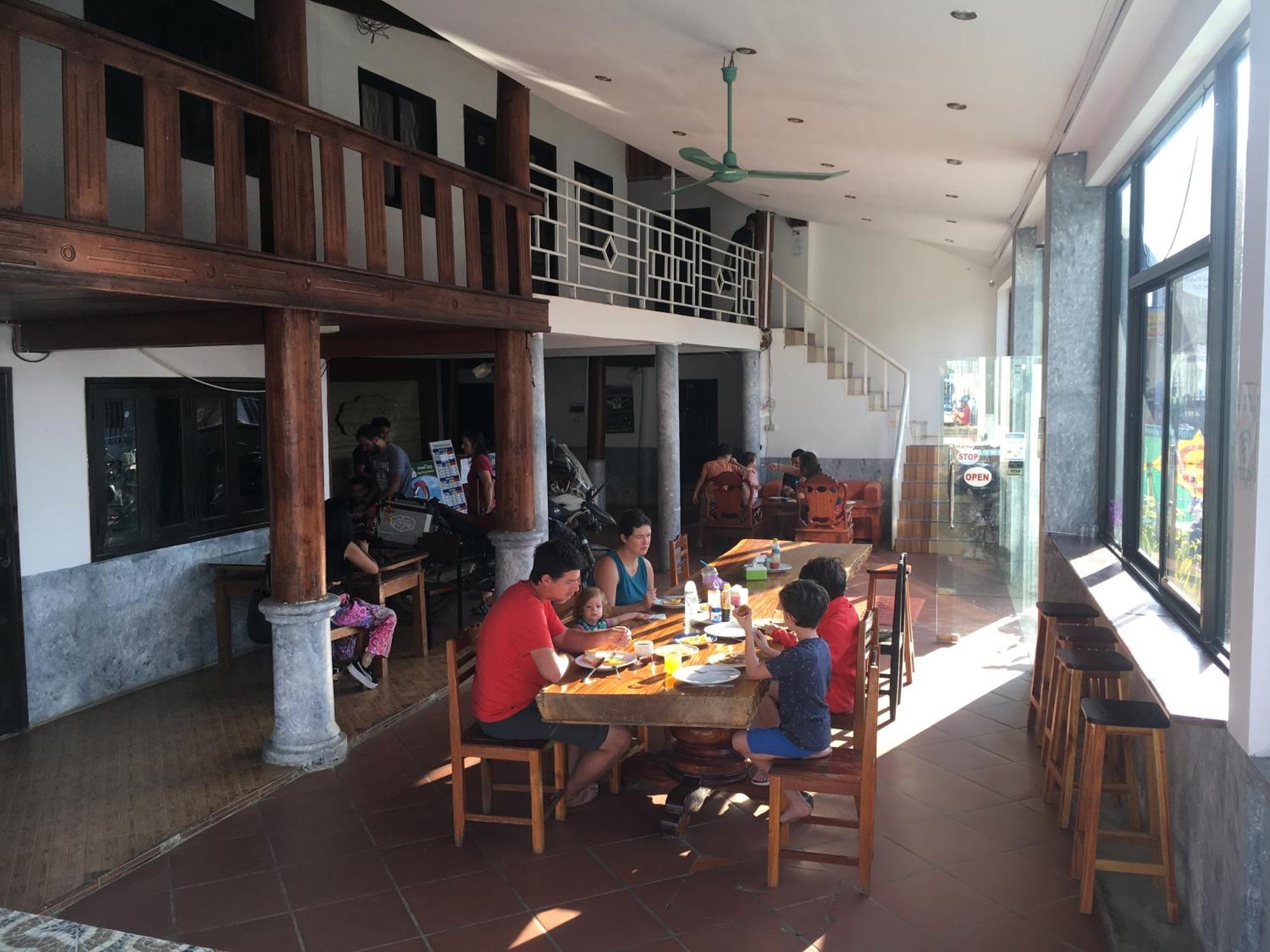 Lacasa Vang Vieng Hotel Buitenkant foto